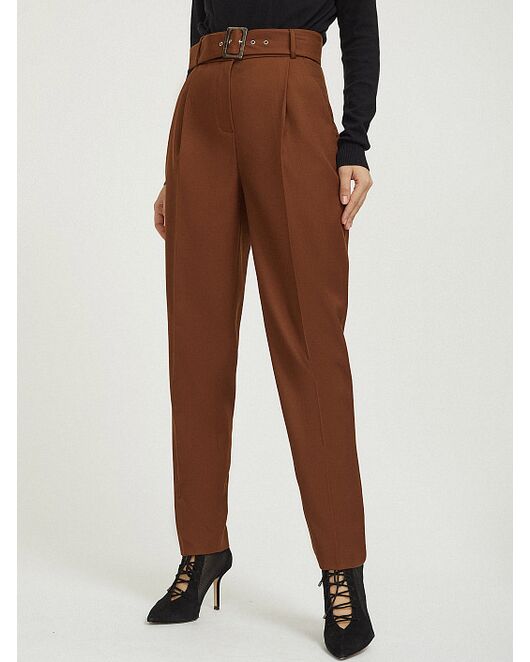 Брюки с защипами и поясом от ByME 