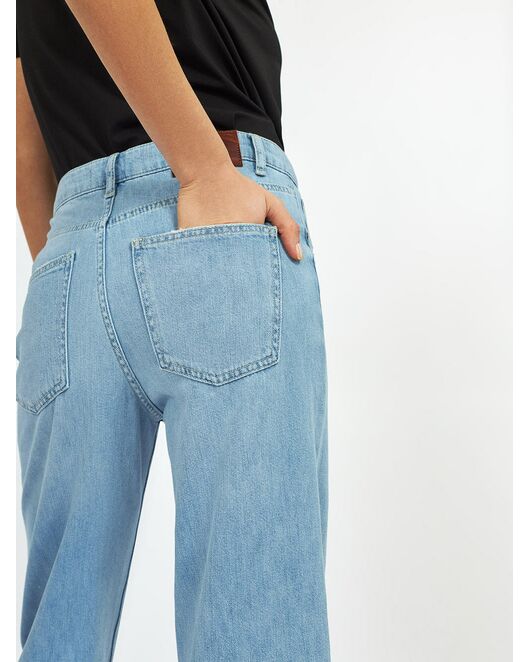 Джинсы женские светло-голубые от byME  Джинсы женские светло-голубые от byME