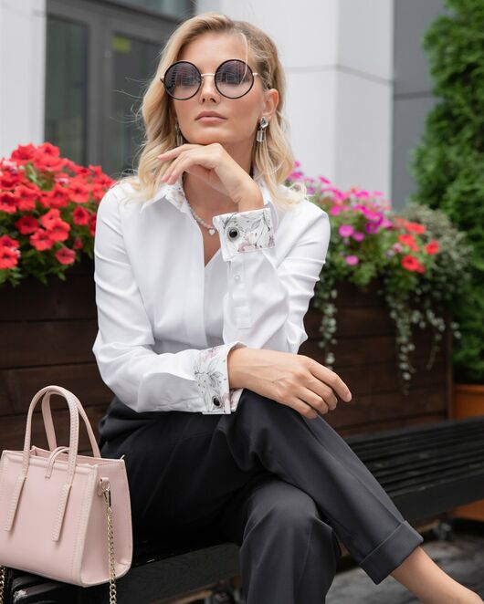 Женская полуприталенная рубашка под запонку белая с отделкой  - 8050 от byME 