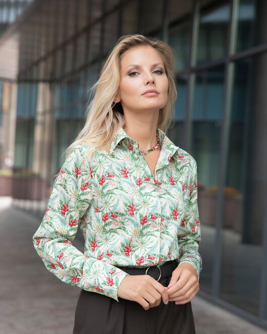Женская рубашка под пуговицы полуприталенная тропический узор - 8058 от byME  Женская рубашка под пуговицы полуприталенная тропический узор - 8058 от byME