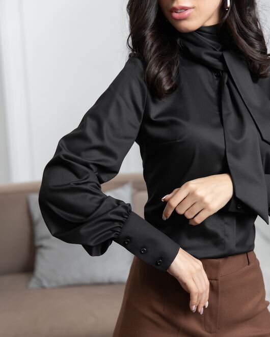 Женская блузка под пуговицы без отделки черная - 8067 от  