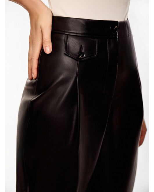 Брюки из экокожи с защипами СА-0-91205_50007[167] от ByME 