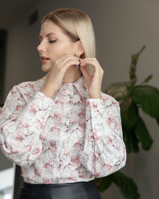 Женская рубашка с пышным рукавом узор цветы - 8228 от byME 