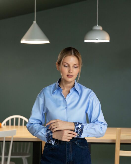 Женская рубашка полуприталенная голубая - 8234 от byME 