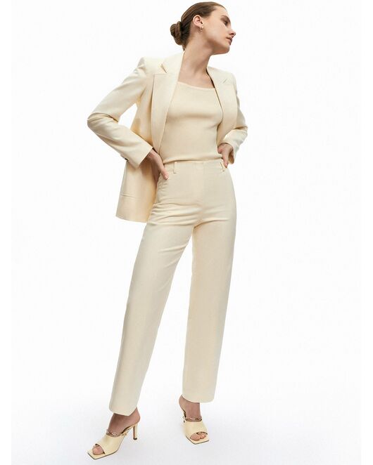 Прямые женские брюки молочного цвета от byME 