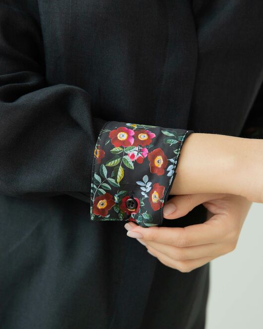 Женская льняная рубашка чёрная с отделкой цветы - 8287 от  