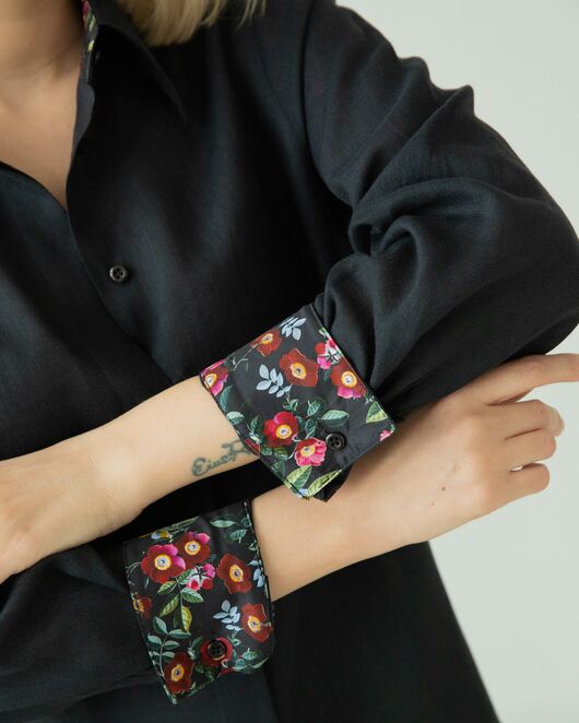 Женская льняная рубашка чёрная с отделкой цветы - 8287 от  