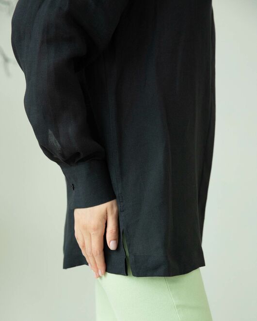 Женская льняная рубашка чёрная с отделкой цветы - 8287 от  