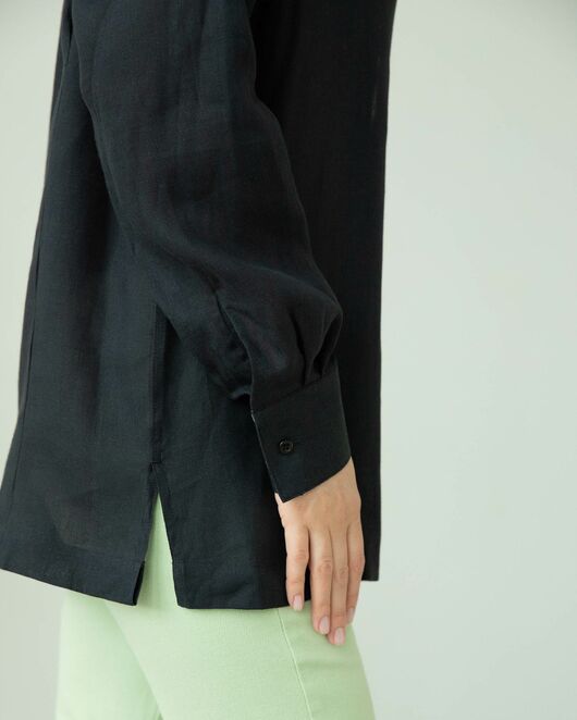 Женская льняная рубашка чёрная с отделкой цветы - 8287 от  