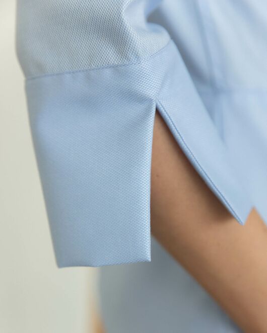 Женская рубашка воротник стойка с рукавом 3/4 голубая - 8301 от byME 