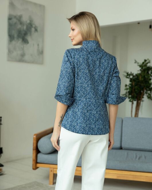 Женская рубашка воротник стойка рукав 3/4 синяя с принтом  - 8302 от byME 