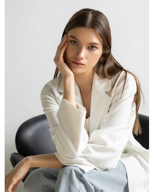 Жакет с застёжкой-кнопкой белый от byME 