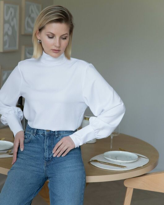 Женская рубашка с высоким манжетом белая - 8243 от byME 