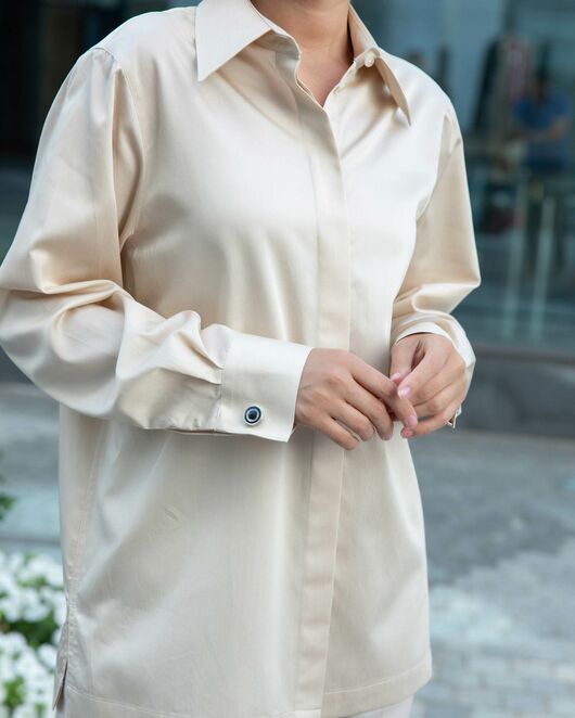 Женская блузка с универсальным манжетом бежевая - 8312 от byME 