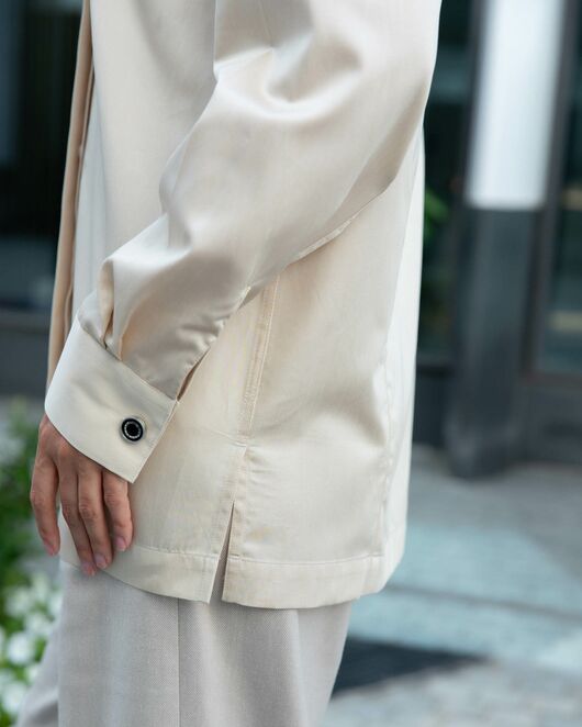 Женская блузка с универсальным манжетом бежевая - 8312 от byME 