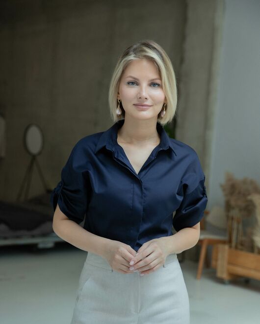 Женская рубашка с коротким рукавом тёмно-синяя - 8328 от byME 