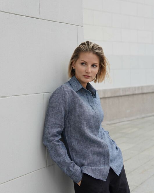 Женская льняная рубашка графитовая - 8330 от byME 