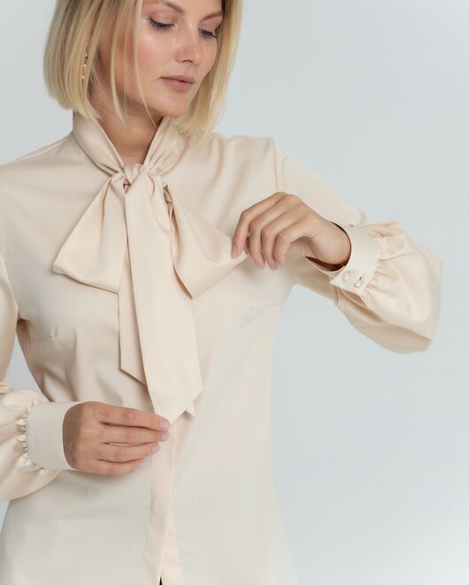 Женская блузка бежевая с бантом - 8378 от ByME 