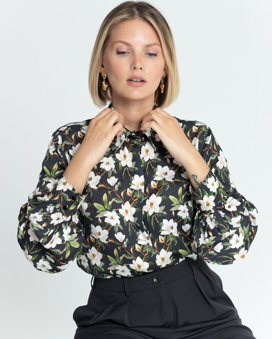 Женская рубашка под пуговицу чёрная принт магнолии - 8381 от byME 