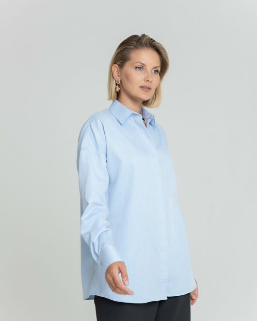 Женская рубашка с универсальным манжетом голубая из фактурной ткани - 8360 от byME 