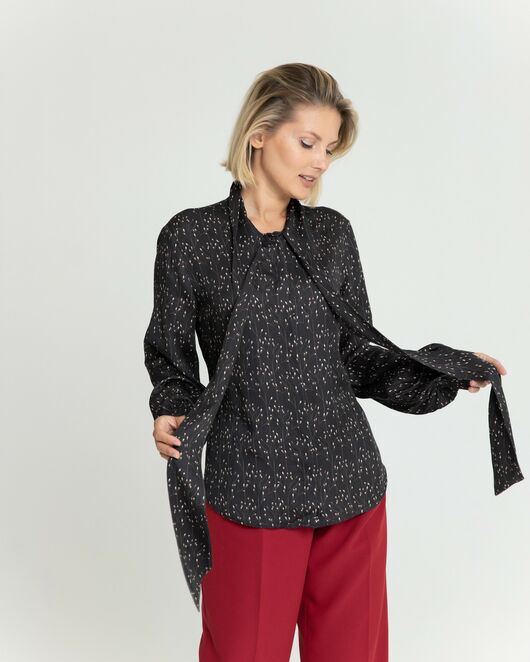 Женская блузка с бантом чёрная с принтом - 8379 от byME  Женская блузка с бантом чёрная с принтом - 8379 от byME