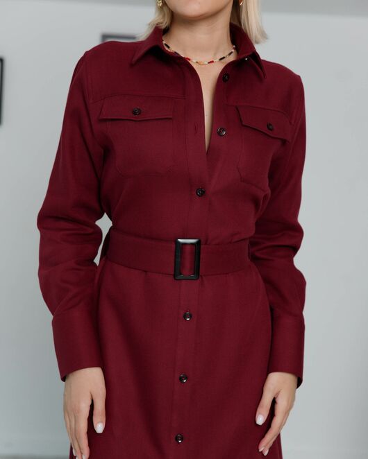 Платье-рубашка с поясом прямой силуэт бордовая - 8402 от byME 