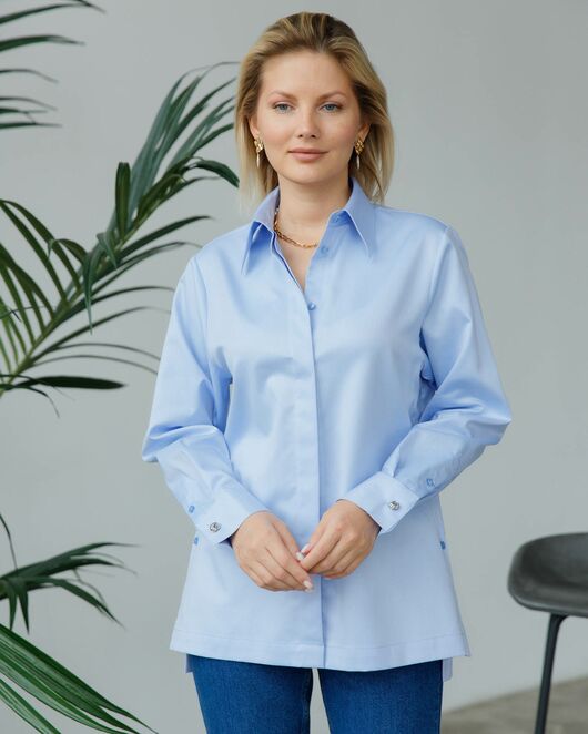 Женская рубашка с  пуговицами на боках голубая - 8408 от byME 