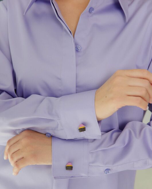 Женская рубашка с универсальным манжетом с пуговицами на боках сиреневая - 8409 от byME 