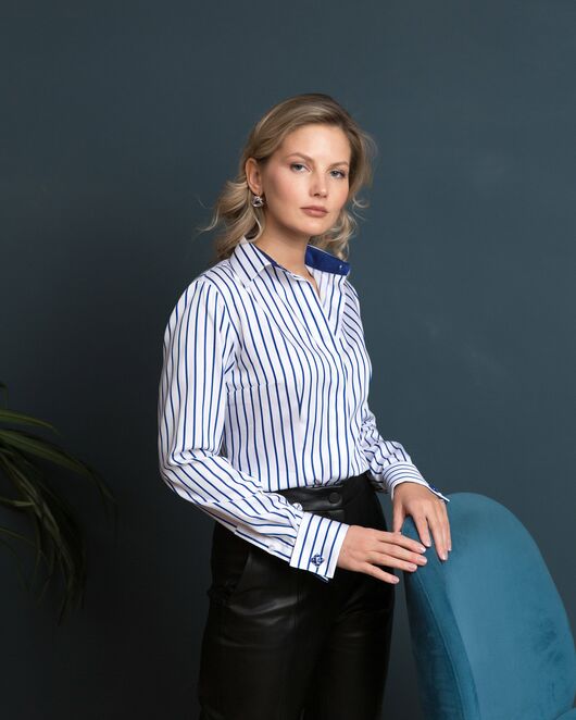Женская рубашка под запонку белая в синюю полоску - 8433 от byME 