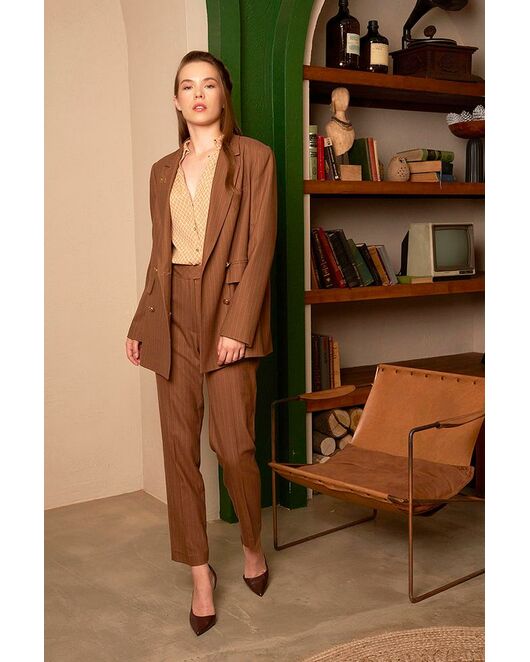 Брюки женские с декоративными ремешками коричневые в полоску от byME 