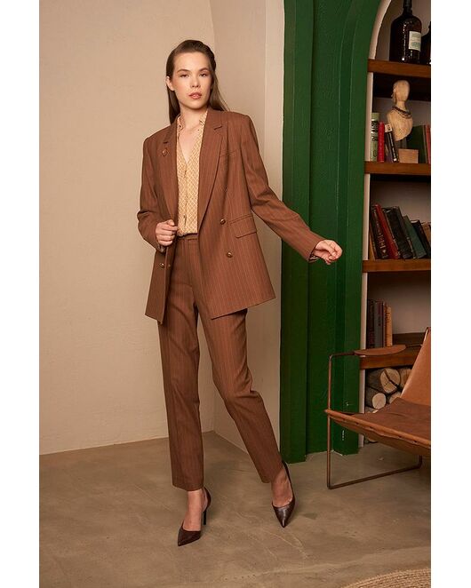 Брюки женские с декоративными ремешками коричневые в полоску от byME 