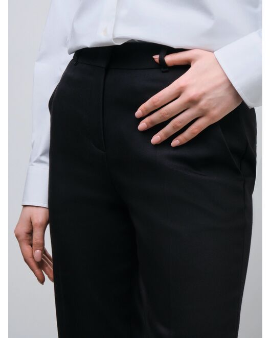 Женские брюки зауженного силуэта чёрные от byME 