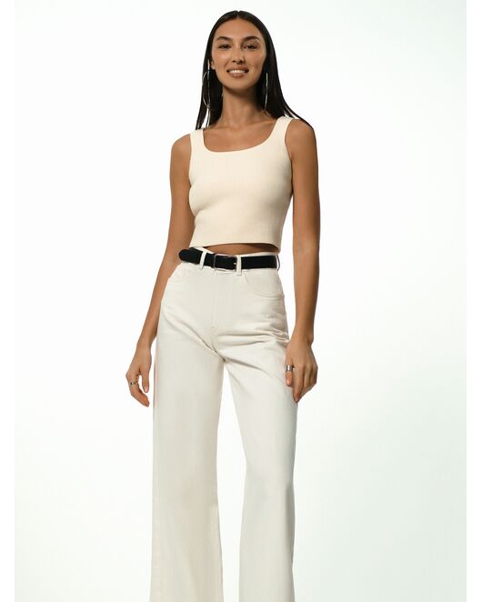 Укороченный трикотажный топ от byME  Укороченный трикотажный топ от byME