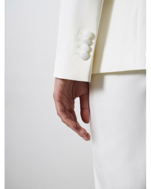 Женский приталенный пиджак на одной пуговице экрю от ByME 