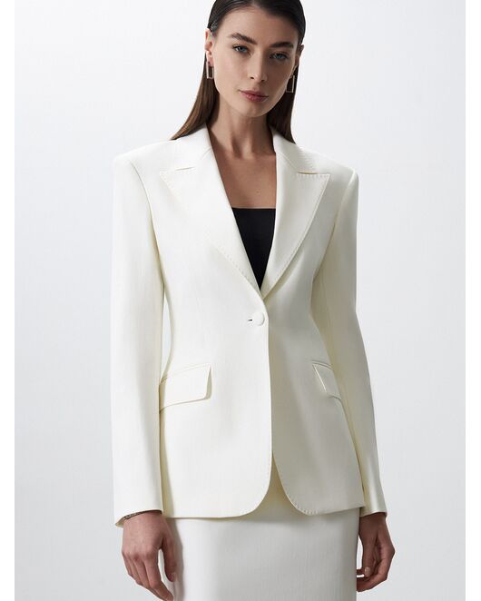 Женский приталенный пиджак на одной пуговице экрю от ByME 