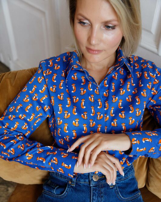 Женская рубашка под пуговицы принт лисы на синем фоне - 7748 от DoubleCuff 