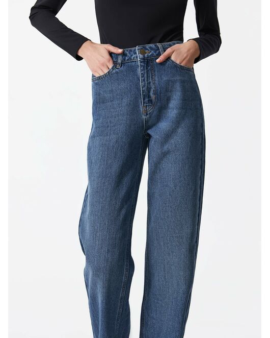 Женские прямые джинсы с эффектом потертости синие от byME 