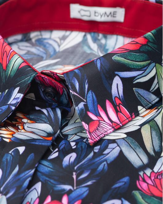 Женская рубашка из хлопка под пуговицы с супатной застежкой полуприталенная с отделкой цветы - 8144 от byME 