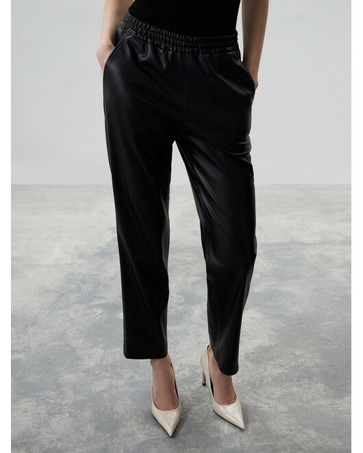 Женские прямые брюки на резинке из экокожи от byME 