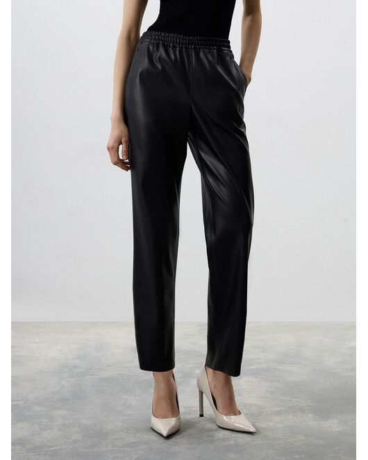 Женские прямые брюки на резинке из экокожи от byME 