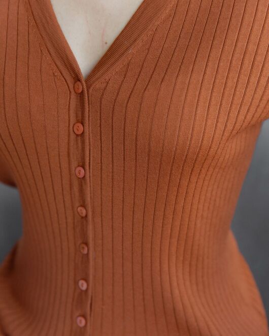 Кардиган из шерсти мериноса тонкой вязки карамель от byME 