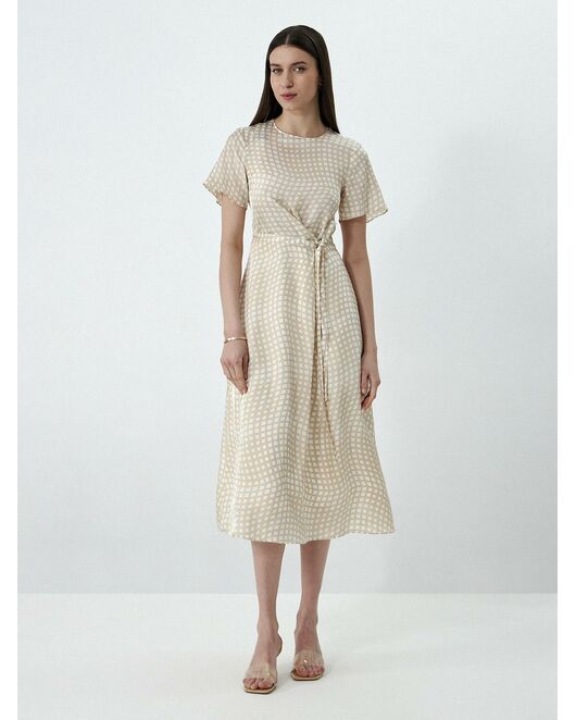 Атласное платье с декоративным узлом от byME 