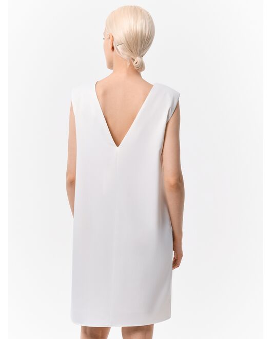 Атласное платье с акцентными плечами от ByME 