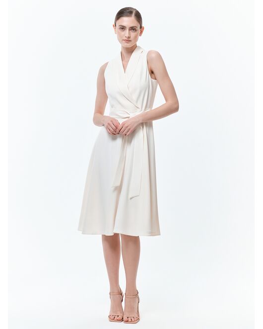 Платье на запах с поясом от byME  Платье на запах с поясом от byME