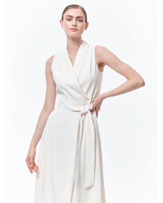 Платье на запах с поясом от byME  Платье на запах с поясом от byME