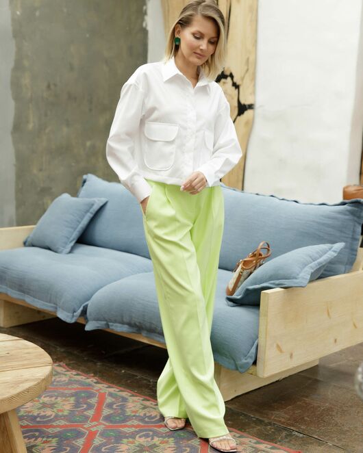 Женская рубашка укороченная с карманами белая - 8502 от byME  Женская рубашка укороченная с карманами белая - 8502 от byME