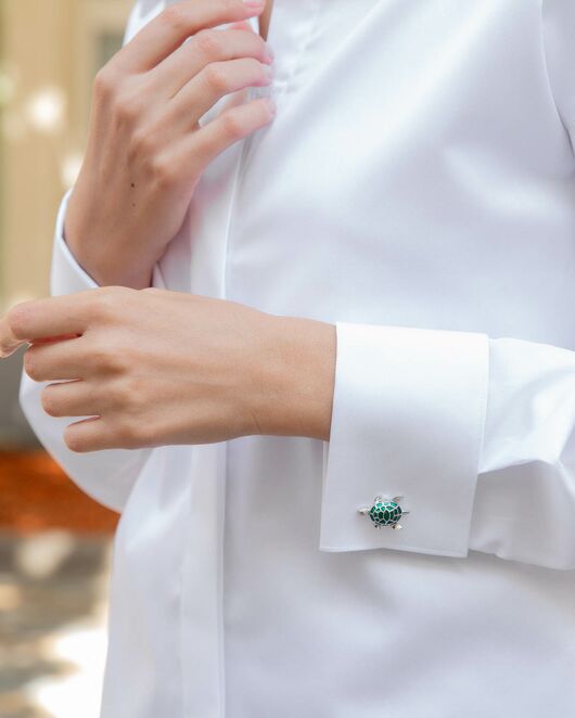 Женская рубашка белая прямого силуэта с универсальной манжетой - 8506 от byME 