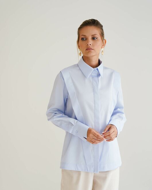 Женская рубашка голубая из хлопка с интересной манжетой под пуговицы 8550 от ByME 