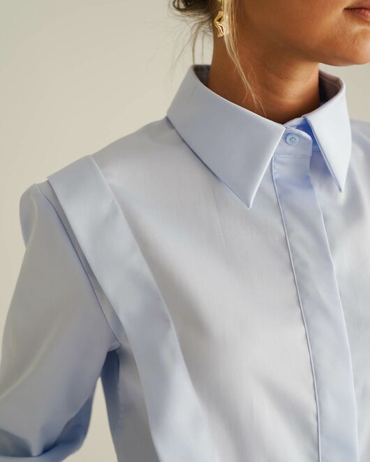 Женская рубашка голубая из хлопка с интересной манжетой под пуговицы 8550 от ByME 