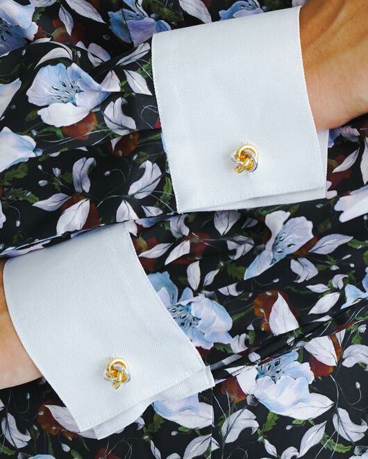 Женская рубашка принт белые маки на тёмном фоне -8541 от byME 